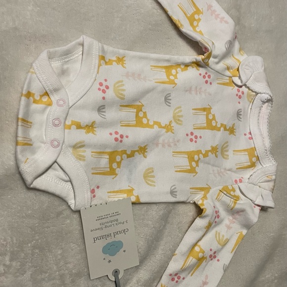 Newborn baby girl clothing bundle - Picture 5 of 8